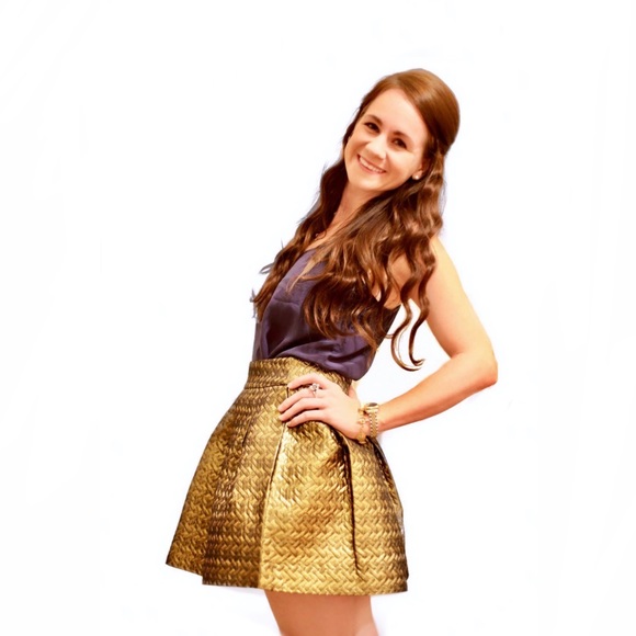 Meet your Posher, Hayley - Picture 1 of 4